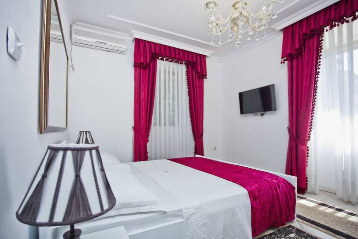 Room 9 of 60