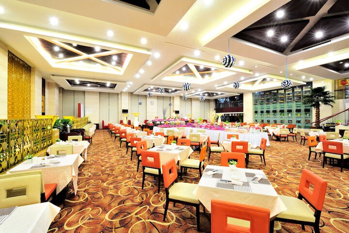 Dining Photos