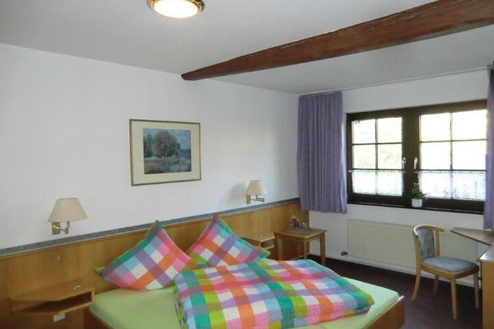 Room 9 of 50