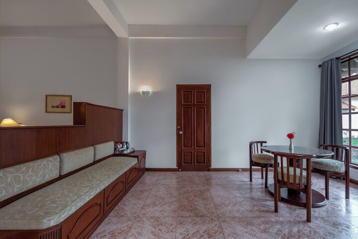 Room 13 of 29