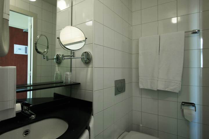 Room 65 of 118