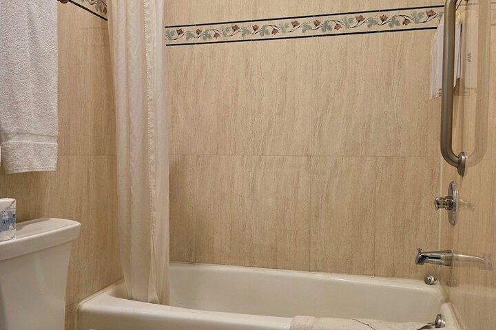Room 15 of 19