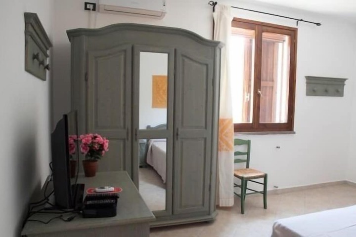 Room 11 of 26