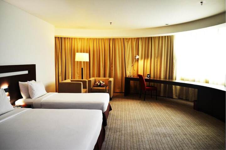 Room 15 of 76