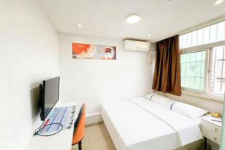 Room 6 of 6
