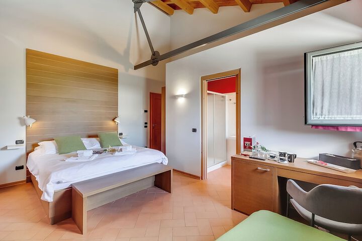 Room 4 of 53