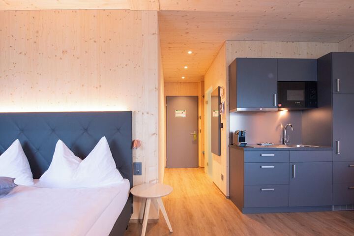 Room 15 of 65