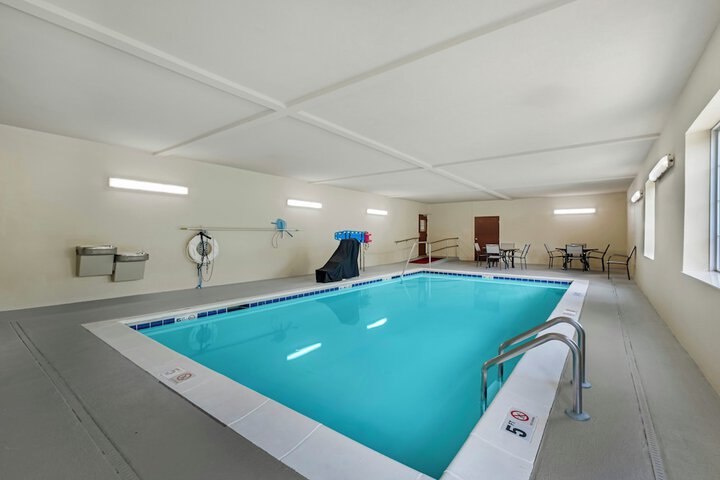 Hotel Pool