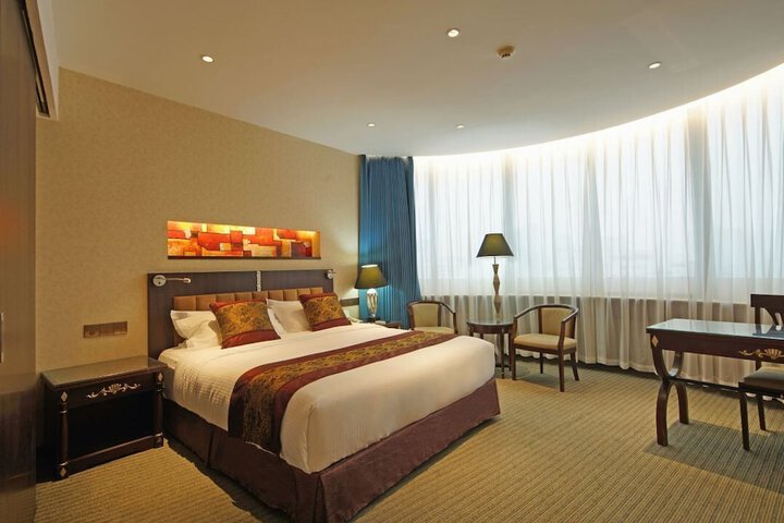 Room 8 of 22