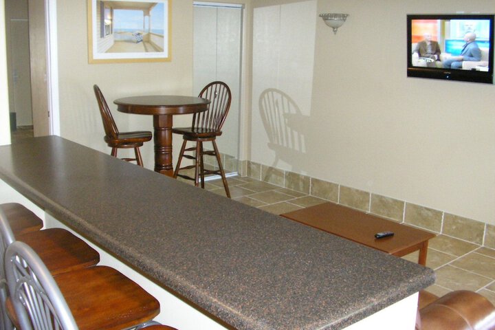 Room 11 of 28