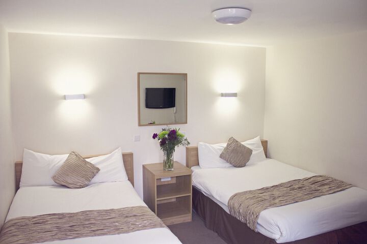 Room 12 of 35