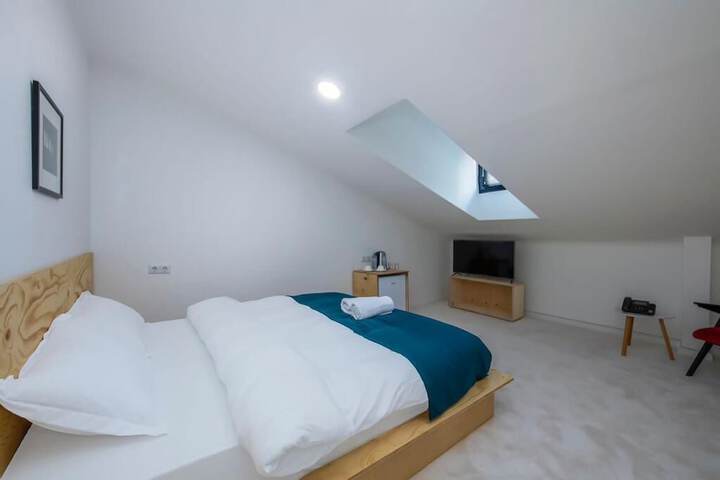 Room 7 of 36