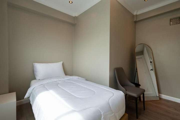 Room 6 of 40