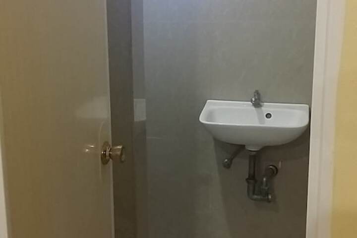 Room 11 of 38