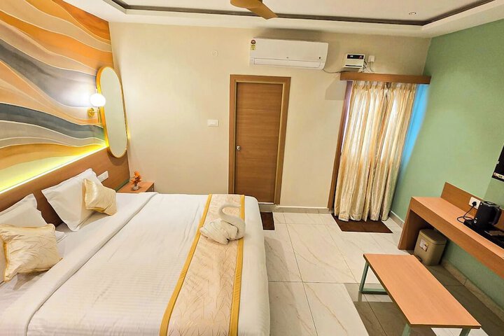 Room 3 of 8