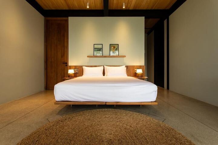 Room 5 of 31