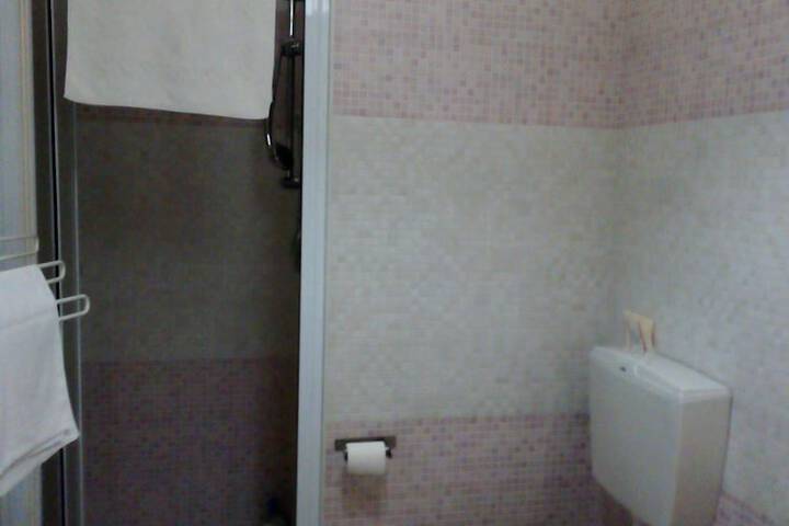 Room 38 of 53