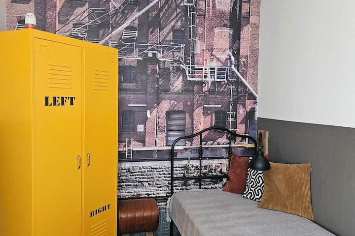 Room 6 of 20