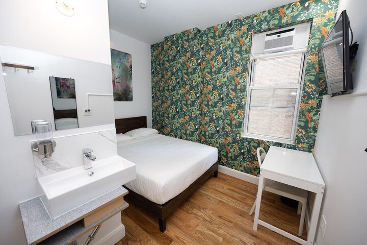Room 13 of 46