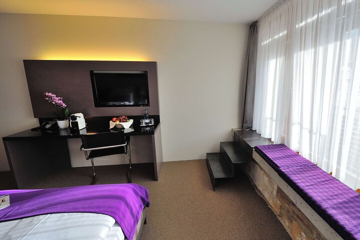 Room 13 of 91