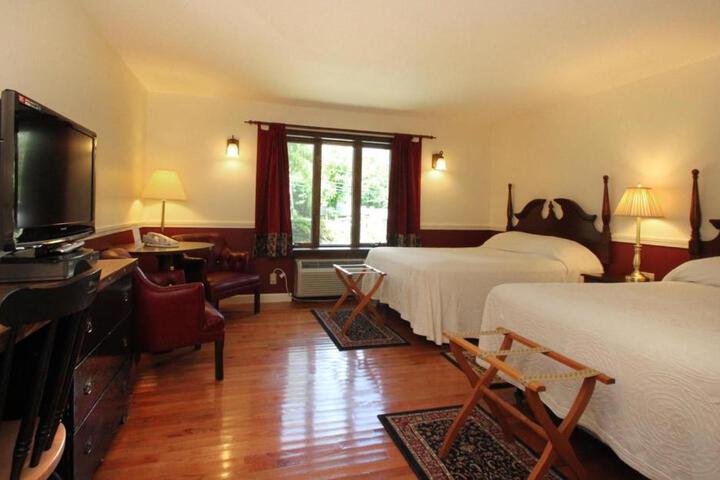 1 King Bed (1 of 6)