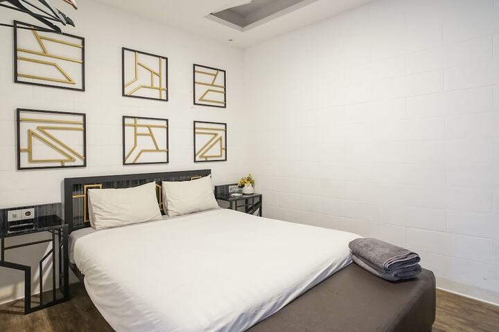 Room 34 of 79