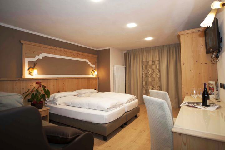Room 7 of 44