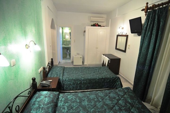 Room 15 of 40