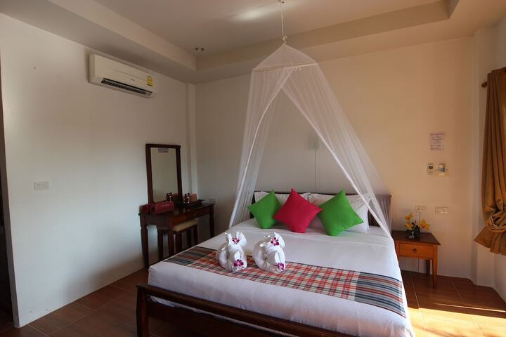 Room 12 of 81