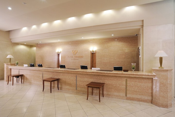 Entrance & Lobby