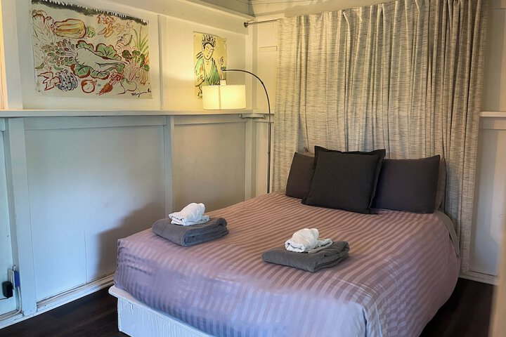 Room 42 of 143