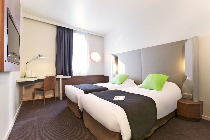 Room 4 of 45
