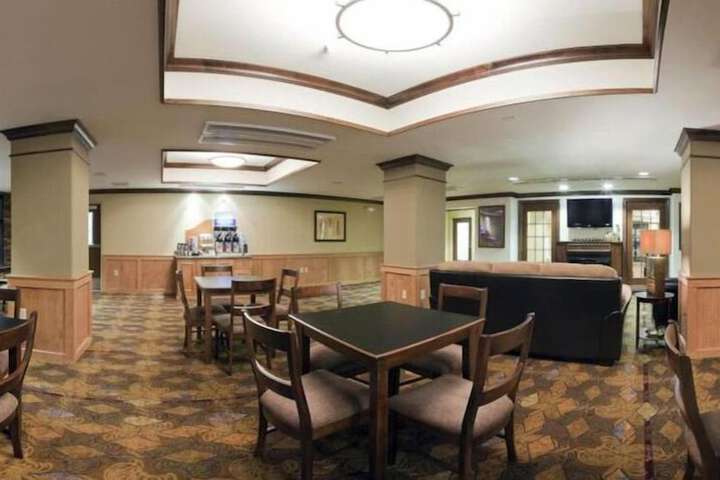 Breakfast/Coffee Service 24 of 40