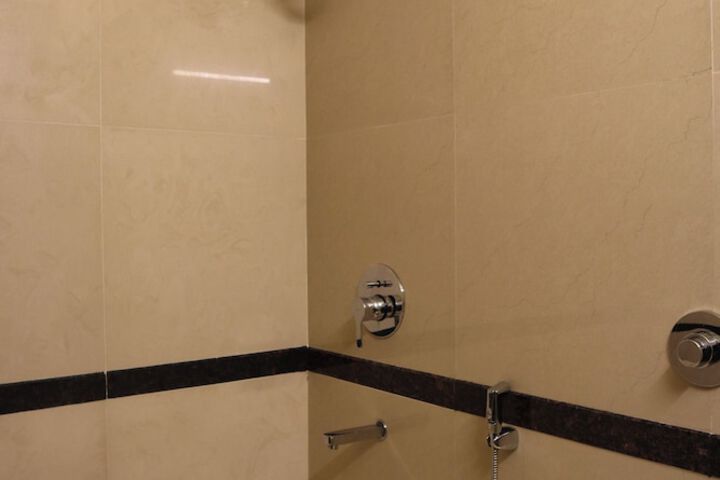 Room 13 of 22