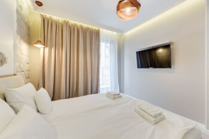 Room 80 of 109