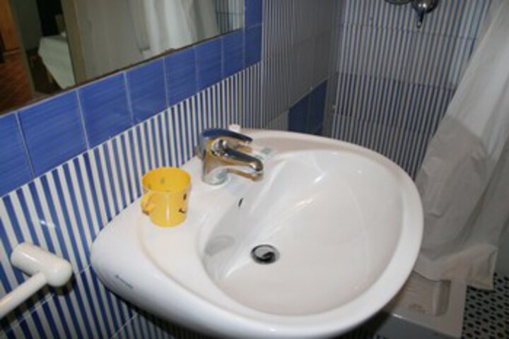 Room 6 of 26