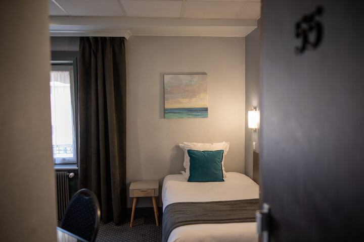 Room 16 of 31