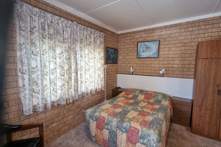 Room 7 of 35