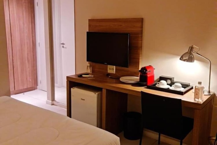 Room 12 of 38