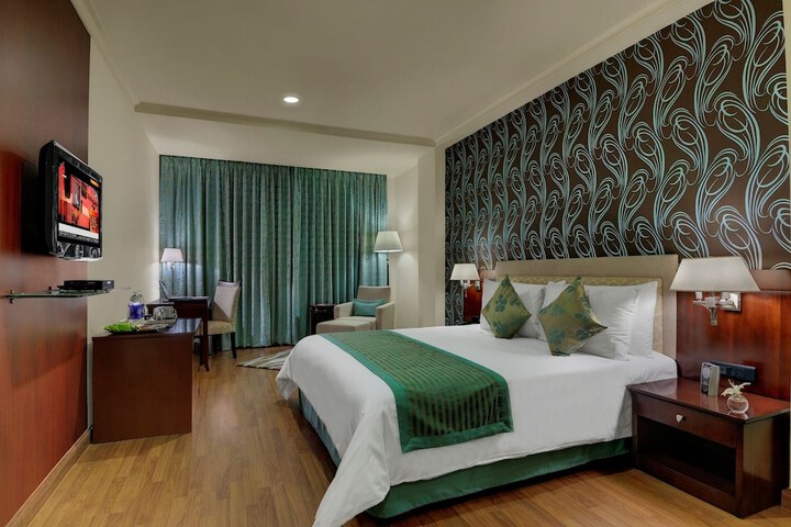 Room 3 of 35