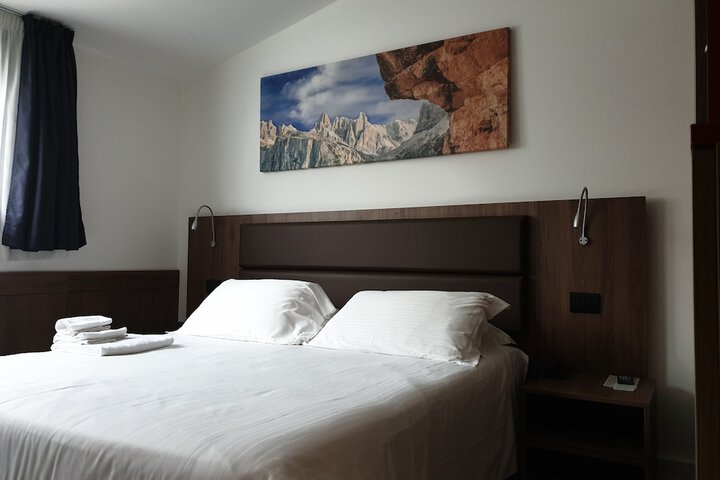 Room 10 of 46