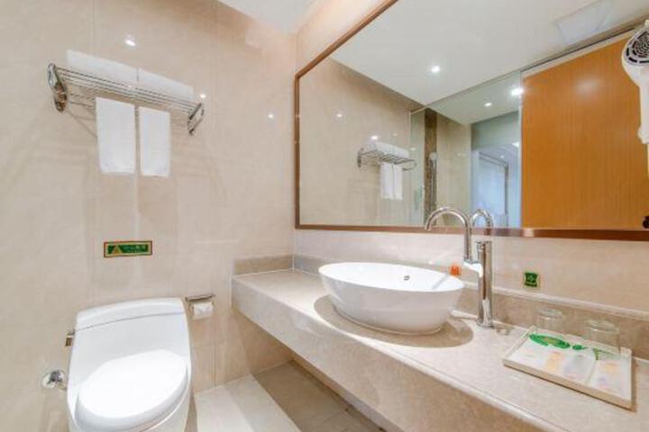 Vienna Hotel (Huizhou Sanhe Plaza)