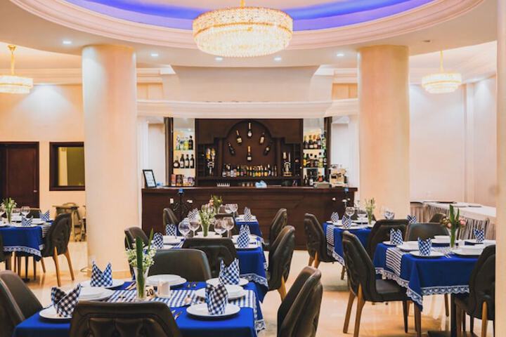 Dining 9 of 25