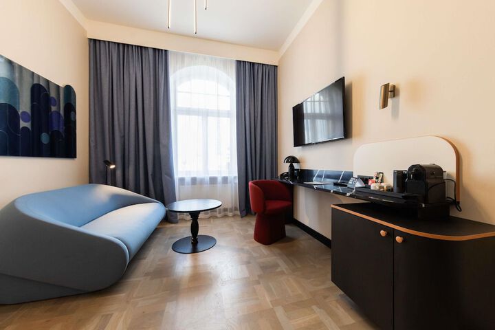 Room 85 of 229
