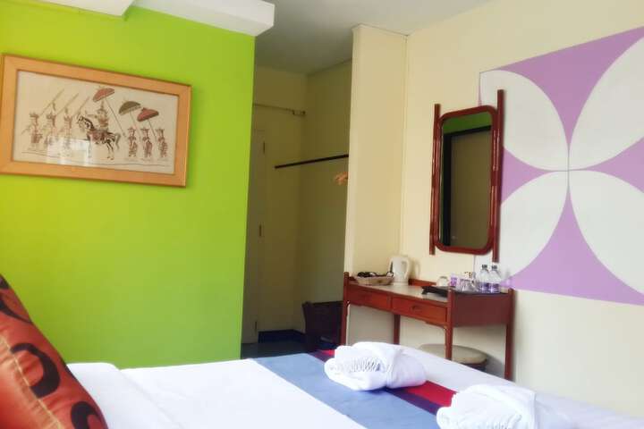 Room 18 of 42