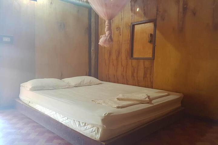 Room 27 of 38