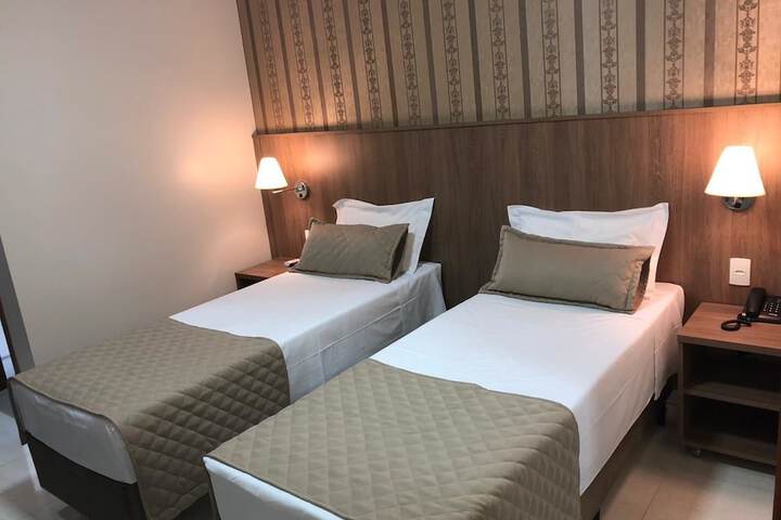 Room 7 of 34