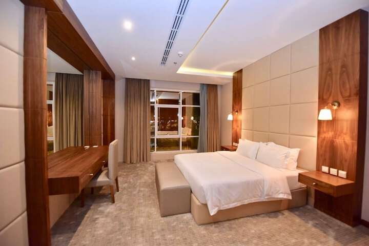 Room 9 of 38