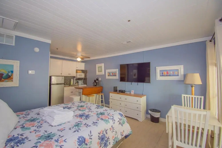 Room 4 of 11