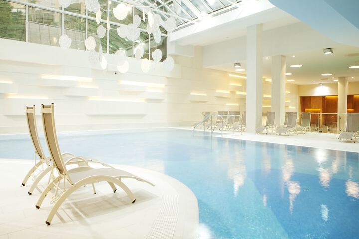 Hotel with Pool